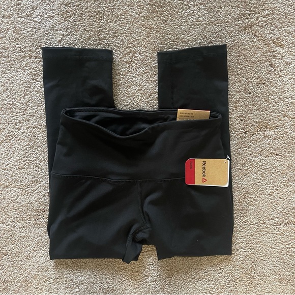 NWT Reebok Skinny Team High-rise Capri Black Logo Detail Size XS REW191LE16011 - Picture 8 of 16